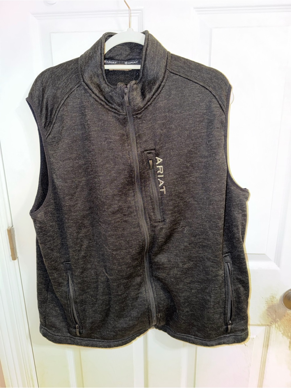 Ariat Men’s Dark Charcoal Full-Zip Fleece Vest